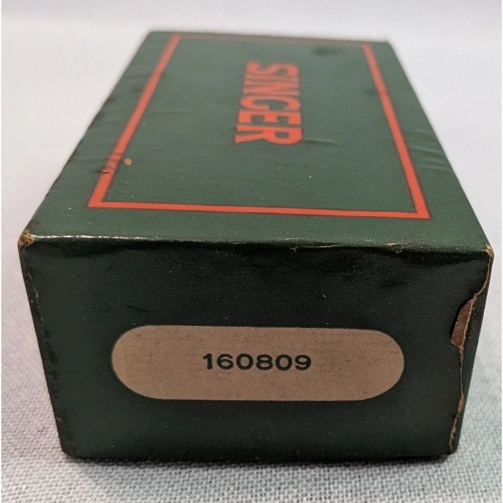 Singer Sewing Machine Attachments 160809 Vintage Green Box  Metal Feet Needles